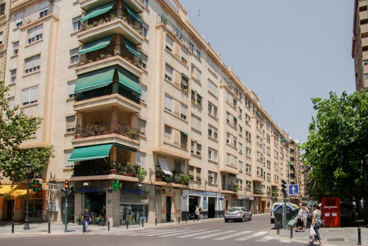 Apartamentos Fv Flats Valencia - Mestalla 7 المظهر الخارجي الصورة